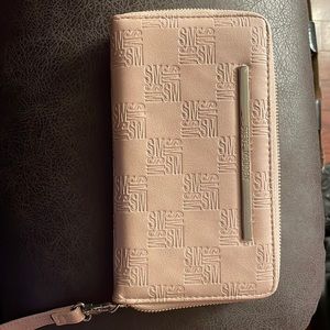 NWOT Steve Madden Zip Wallet
